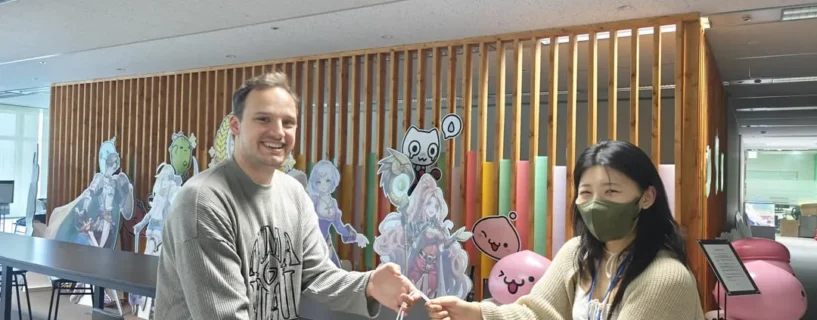 Fã de Ragnarok Online visita sede da Gravity e vive momento emocionante