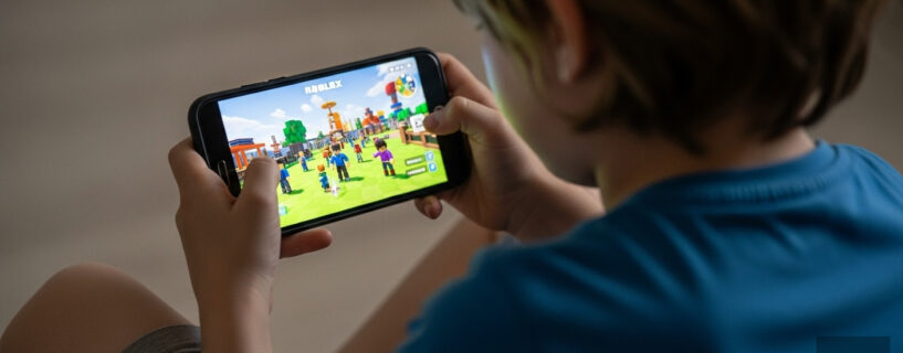 Justiça espanhola mira Roblox em novo processo por crimes contra menores