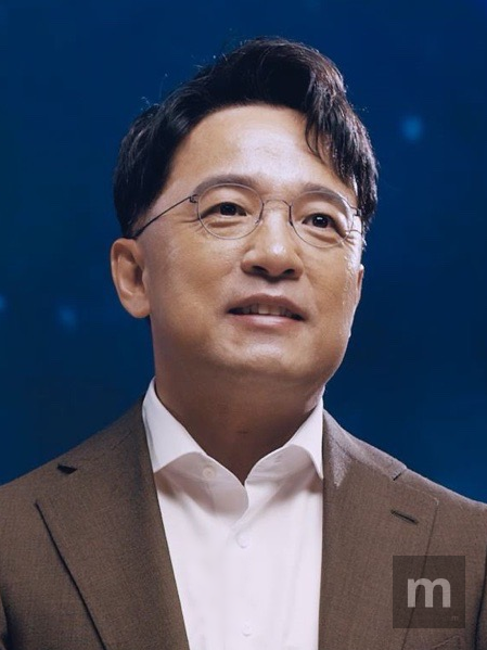 Ensta estreia no G-Star 2025 com a surpreendente participação de Kim Taek-jin